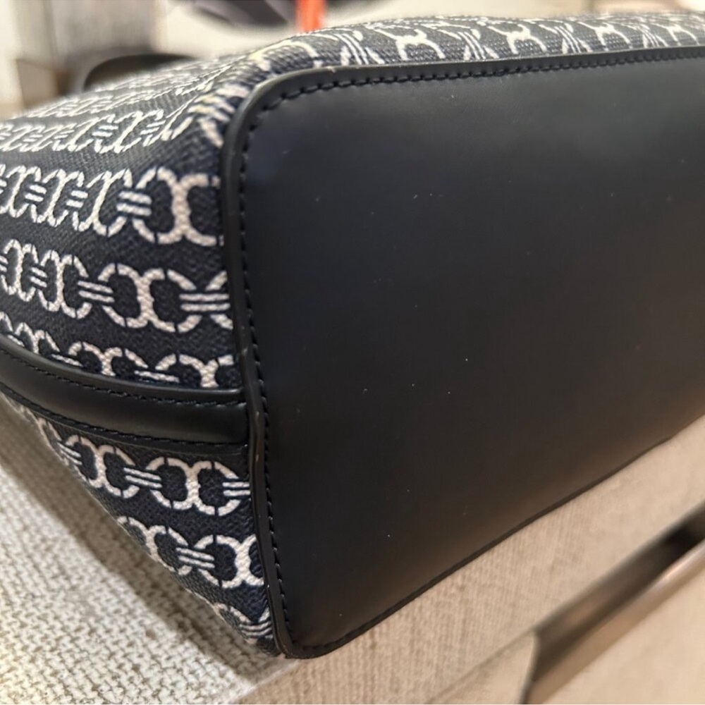 Tory Burch Gemini Link Tote - Picture 5 of 8